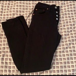 Levi’s 501 Skinny Jean in Black.